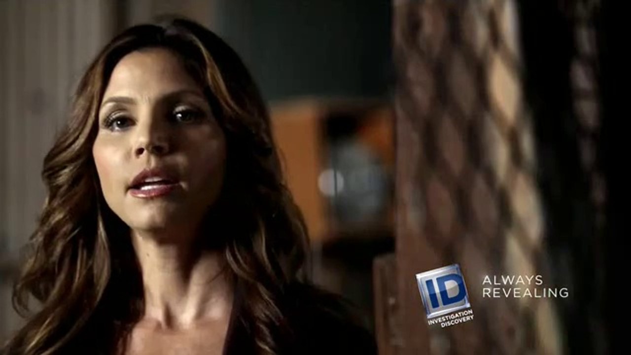 Charisma dans le générique de la saison 2 de Surviving Evil