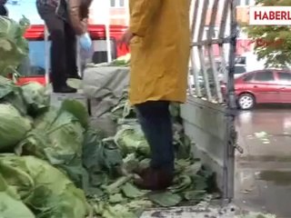 Lahana Yüklü Kamyonetten Kaçak Sigara Çıktı