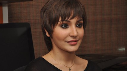 Anushka Sharma's Hypocrite Answer On Her Personal Life