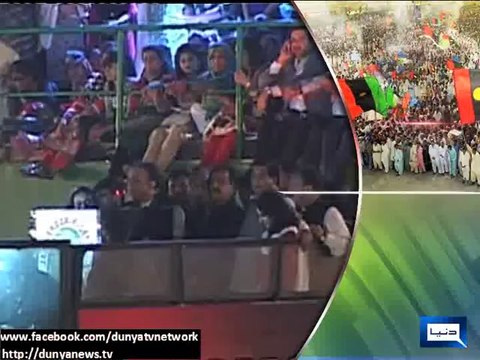 Dunya News - Asif Ali Zardari asks Imran Khan to explain 'who finances your big jelsas'
