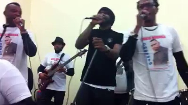 Fally Ipupa, Sam Tshintu, Modogo Abarambua et les anciens du Quartier Latin chantent Babia Ndonga Chokoro
