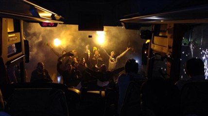 Fenerbahçeli Taraftarlar Takımlarını Samandıra'da Protesto Etti