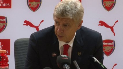 Arsene Wenger culpa a los árbitros