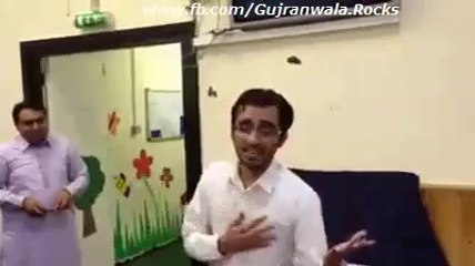 پاکستان کے سیاستدانوں کی بہترین نقل... لڑکے نے محفل لوٹ لی.