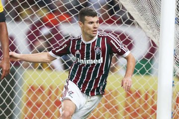 Em noite de Wagner, Flu vence Criciúma no Maracanã