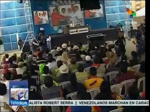 Rafael Correa celebra el triunfo de Evo Morales en Bolivia