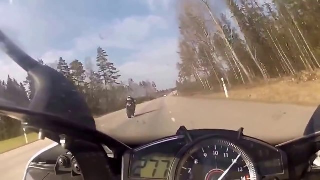 Mercedes SL63 AMG vs Yamaha R1 - Araba Tutkum