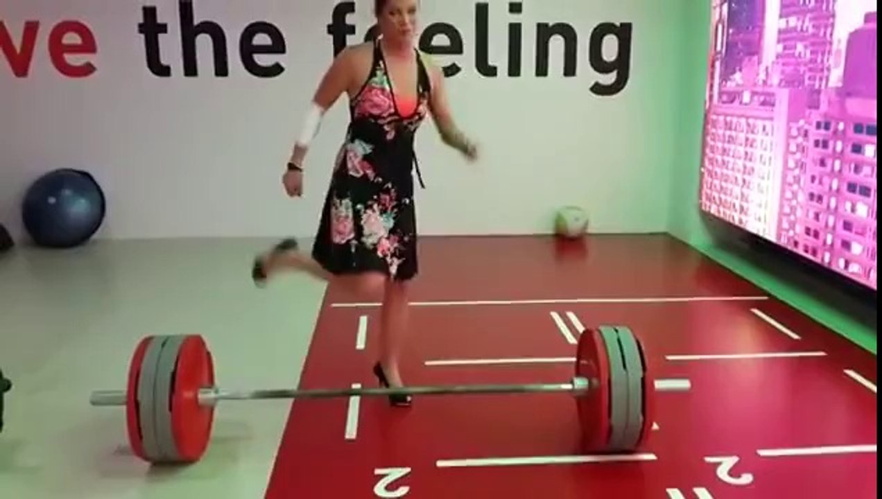 Topukluyla 90 Kiloluk Halter Kaldırmak