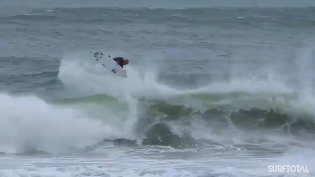 Kelly Slater - Frontside Air 540 Reverse