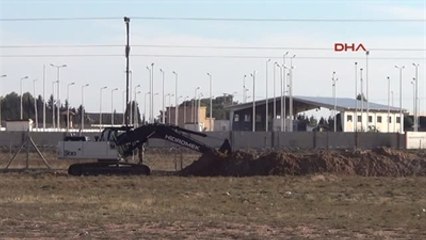 Akçakale'nin Suriye Sınır Hattına Hendek