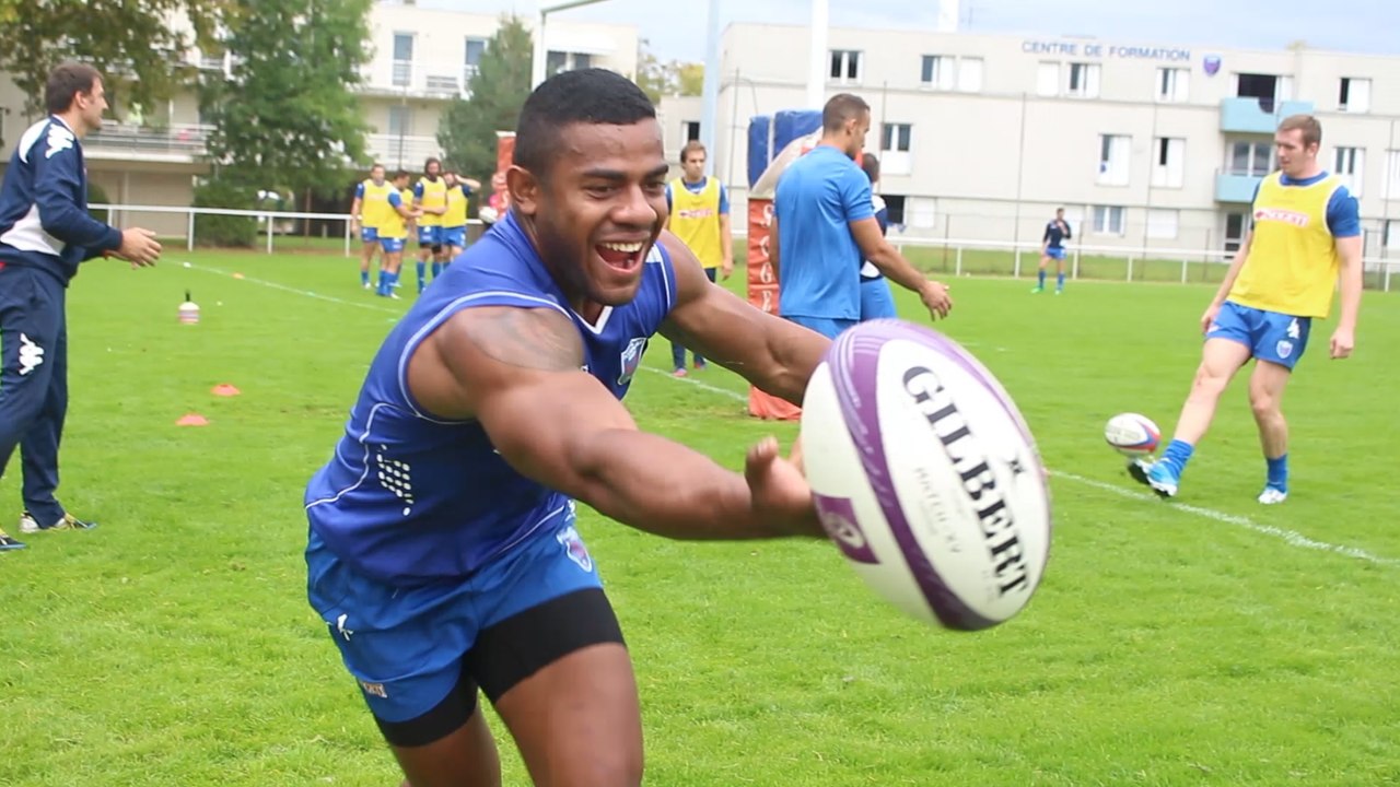 Exercices de skills pour les joueurs du FCG avec Philippe Doussy