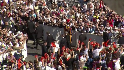 François béatifie Paul VI et rend hommage à la fin du synode sur la famille