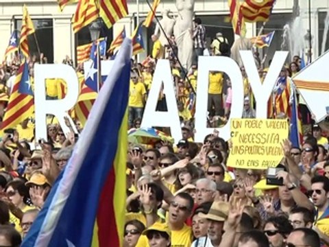 Les indépendantistes catalans marchent pour des élections
