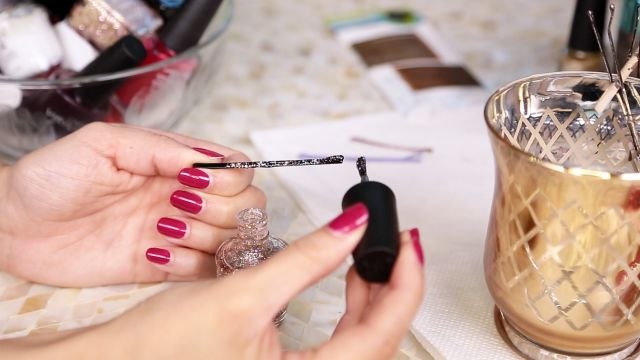 Allure Insiders - Bobby Pin Beauty Hacks with Tati