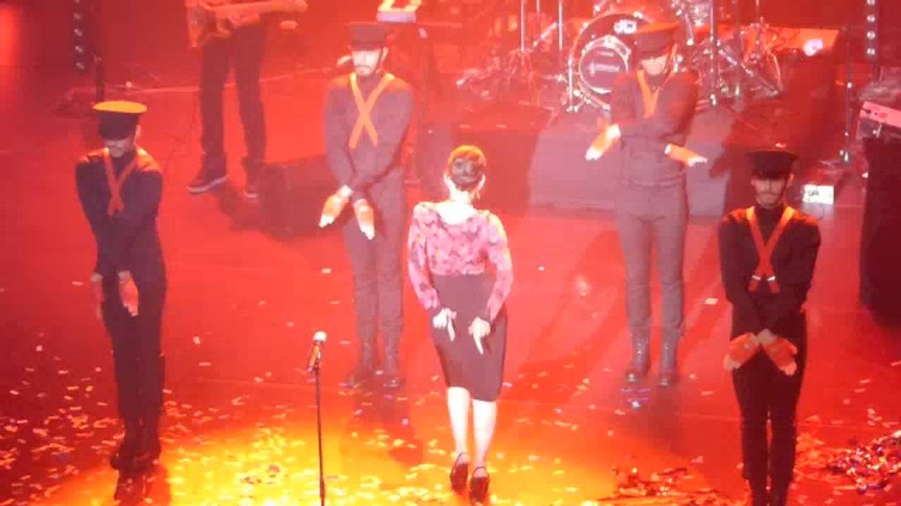 JEANNE MAS AUX FOLIES BERGERES 2014