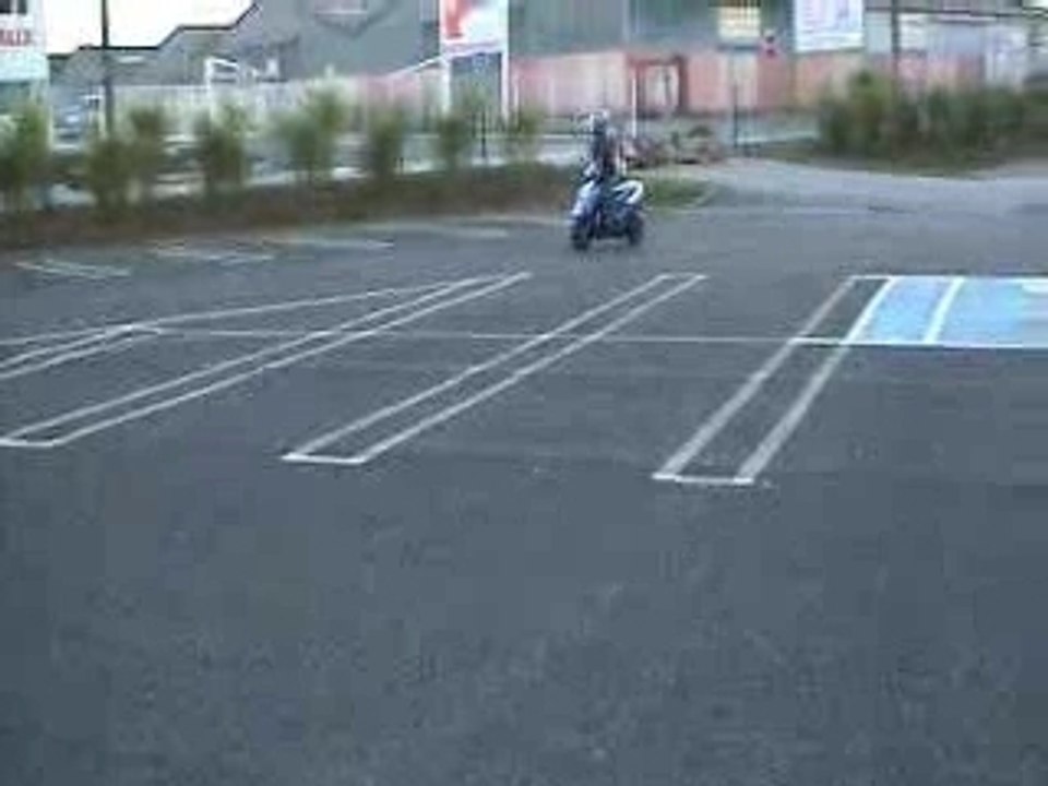 SCOOTER STUNT DE OUF