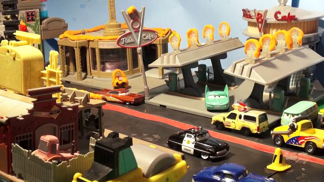Pixar Cars Covering Lightning McQueen with Play Doh for Halloween