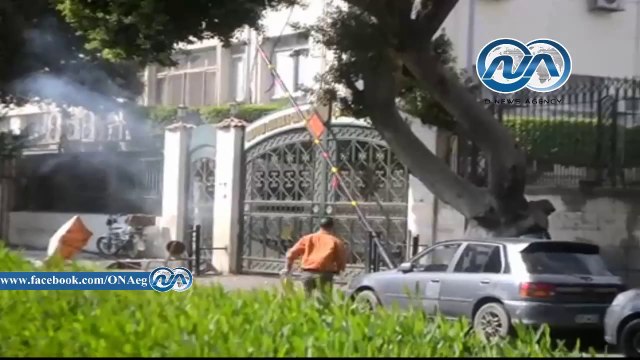 طلاب الإخوان يتظاهرون داخل كلية طب القصر العيني و يطلقون أعيرة نارية على أهالي المنيل