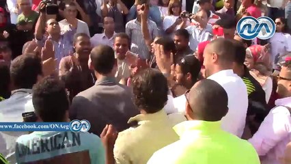 بالفيديو.. الشيف علاء الشربينى يرقص مع عمال قناة السويس على أغنية "بشرة خير"‎