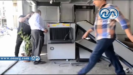 بالفيديو.. طلاب الإخوان يحطمون البوابات الالكترونية بجامعة القاهرة