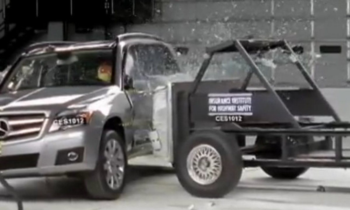 Mercedes GLK Yandan Çarpışma Testi