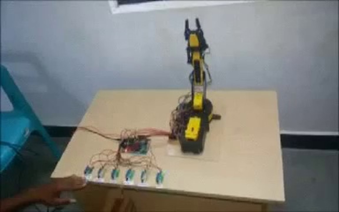 ROBOTIC ARM HADLING USING IR SENSOR @ PG  EMBEDDED SYSTEMS