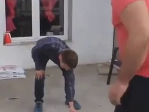 L'idée à la con : Mettre un pétard sous une casserole