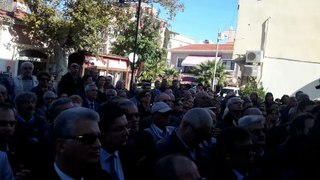 CHP Adliye Önüne Siyah Çelenk Bıraktı
