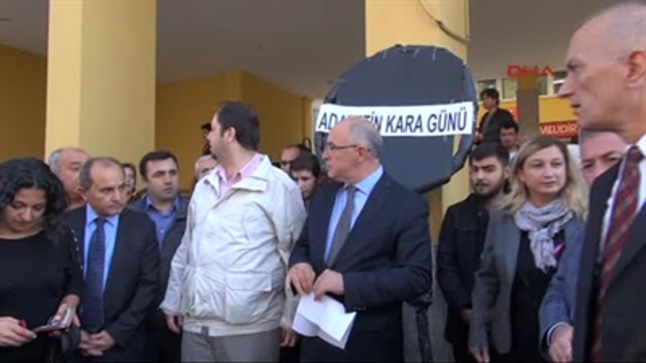 Kocaeli CHP Kocaeli'de de Adliye Önüne Siyah Çelenk Bıraktı