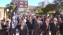 CHP'liler Adliye Önüne Siyah Çelenk Bıraktı