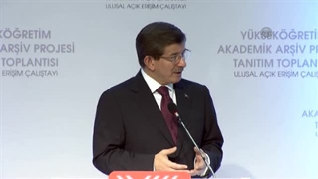 Davutoğlu: Üniversiteler Siyasilere Kapanmamalı