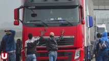 Migrants à Calais : l'appel de détresse d'un routier