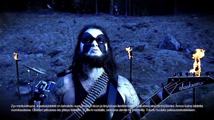 Pub hilarante : quand un métaleux chante comme un castrat!