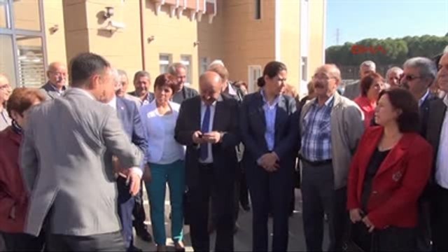 Ege' de CHP'den Adliyeye Siyah Çelenk