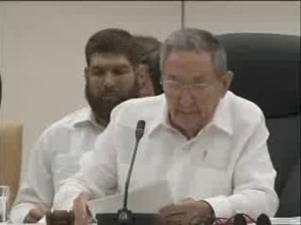 Llama Raúl Castro al trabajo colectivo contra el ébola