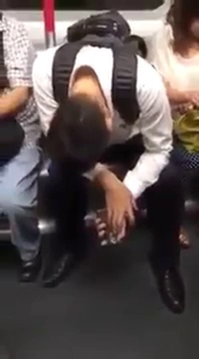 Grosse galette dans le métro