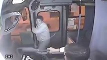 Instant Karma pour un voleur dans un bus