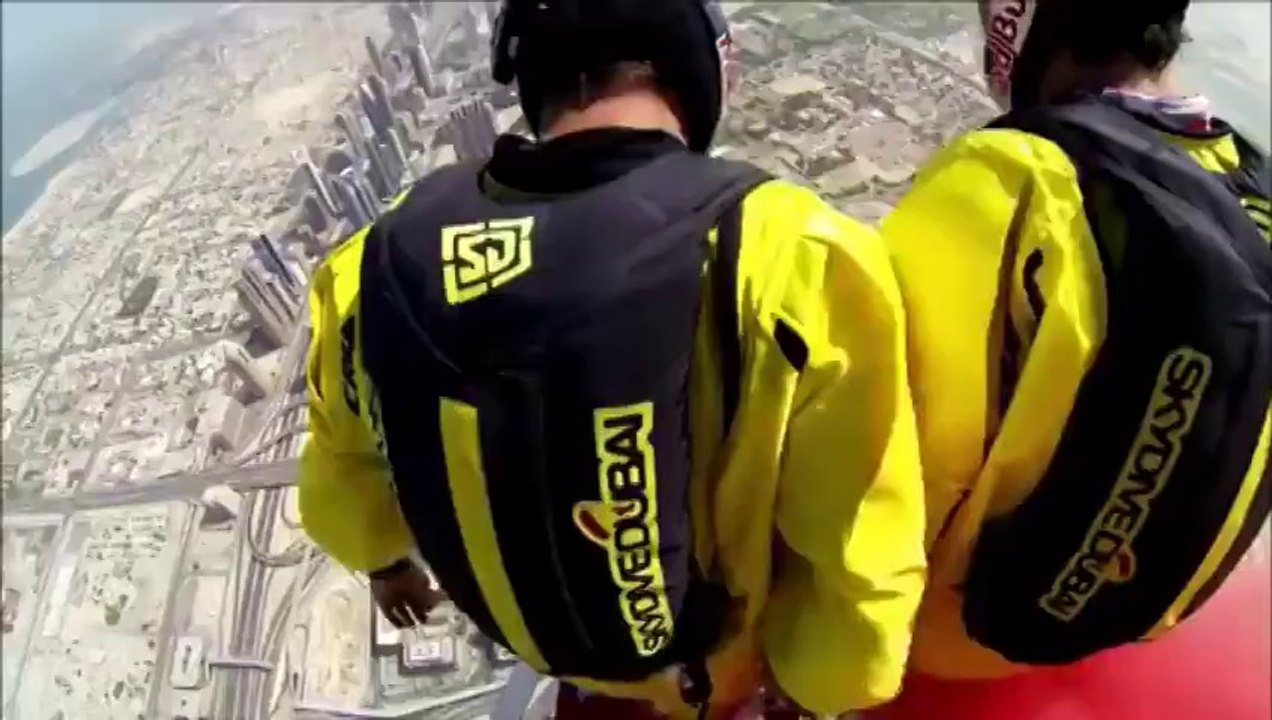 Record monde de base jump à Dubaï