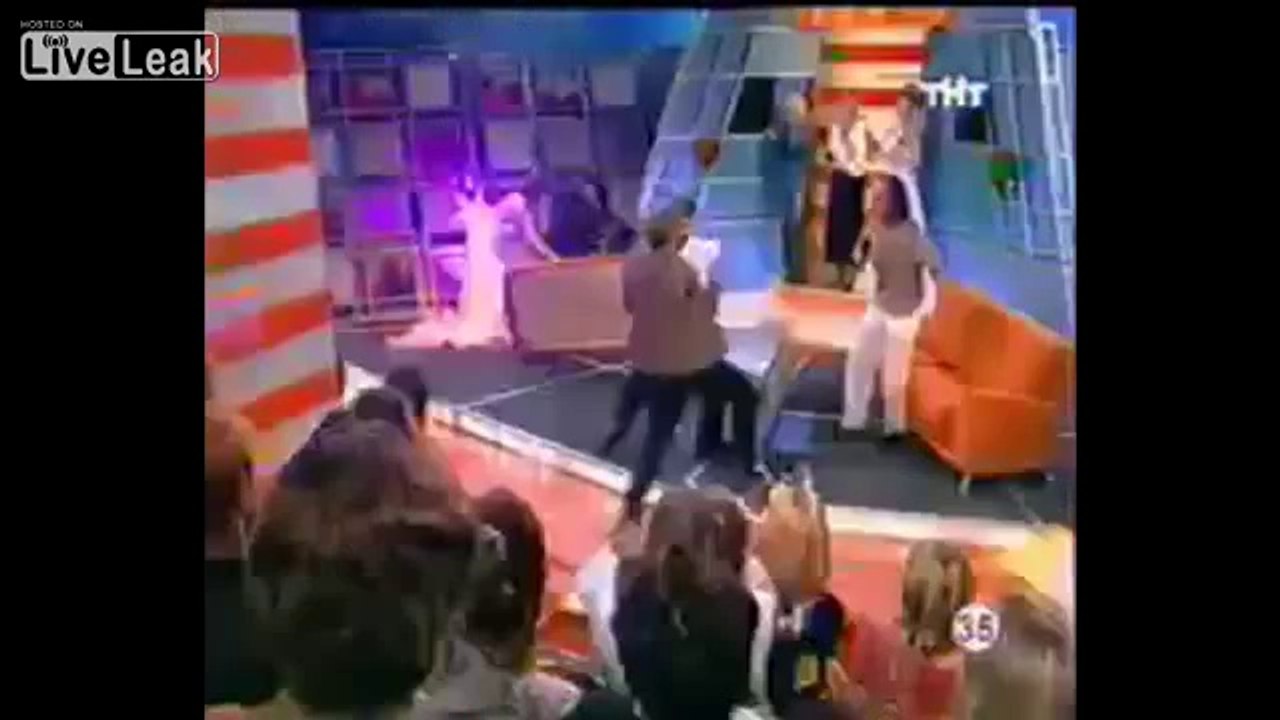 Compil' de bagarres dans des téléréalités russes