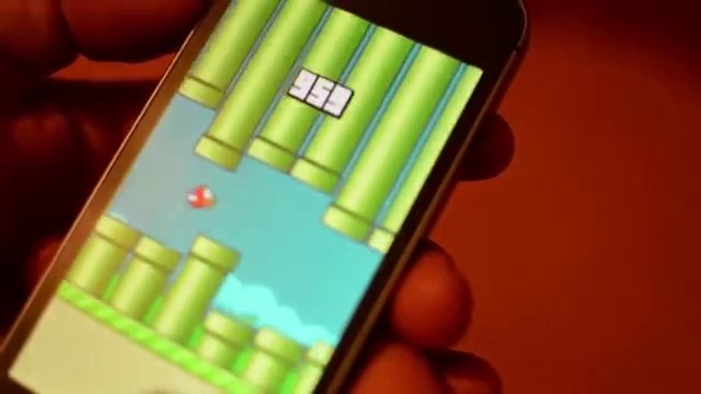 Il termine le jeu Flappy Bird !