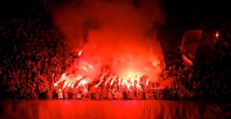 UEFA, Meşaleler Nedeniyle Galatasaray'a 50 Bin Euro Para Cezası Verdi