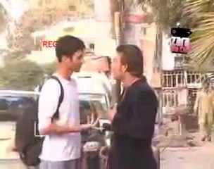 Télécharger la video: Funny..kahan jaa rahay ho