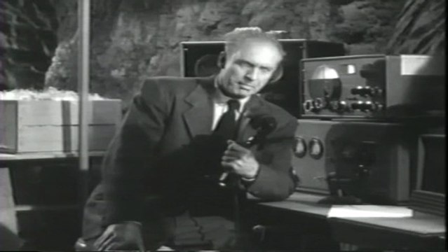 Flying Disc Man From Mars Chapter 3: Death Rides the Stratosphere - ComicWeb Serial Cliffhanger Theater