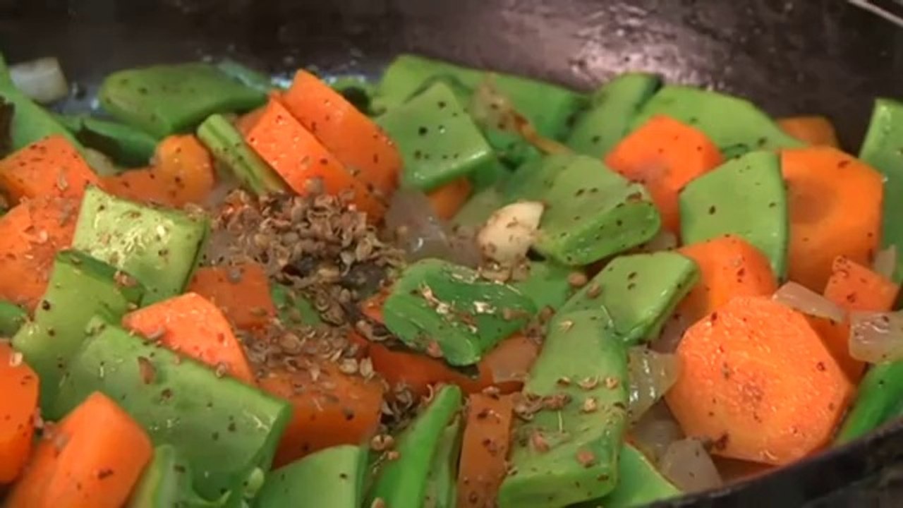 TV3 - Karakia - Pins kerat kari (Núria, Sri Lanka)