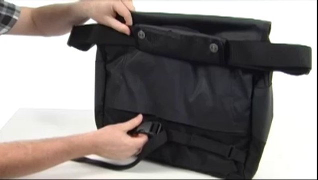 The North Face Base Camp Messenger Medium TNF Black - Robecart.com Free Shipping BOTH Ways