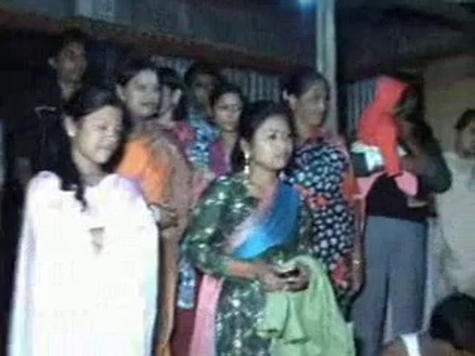 bangladeshi Girl dance with Arfin Rumey Song