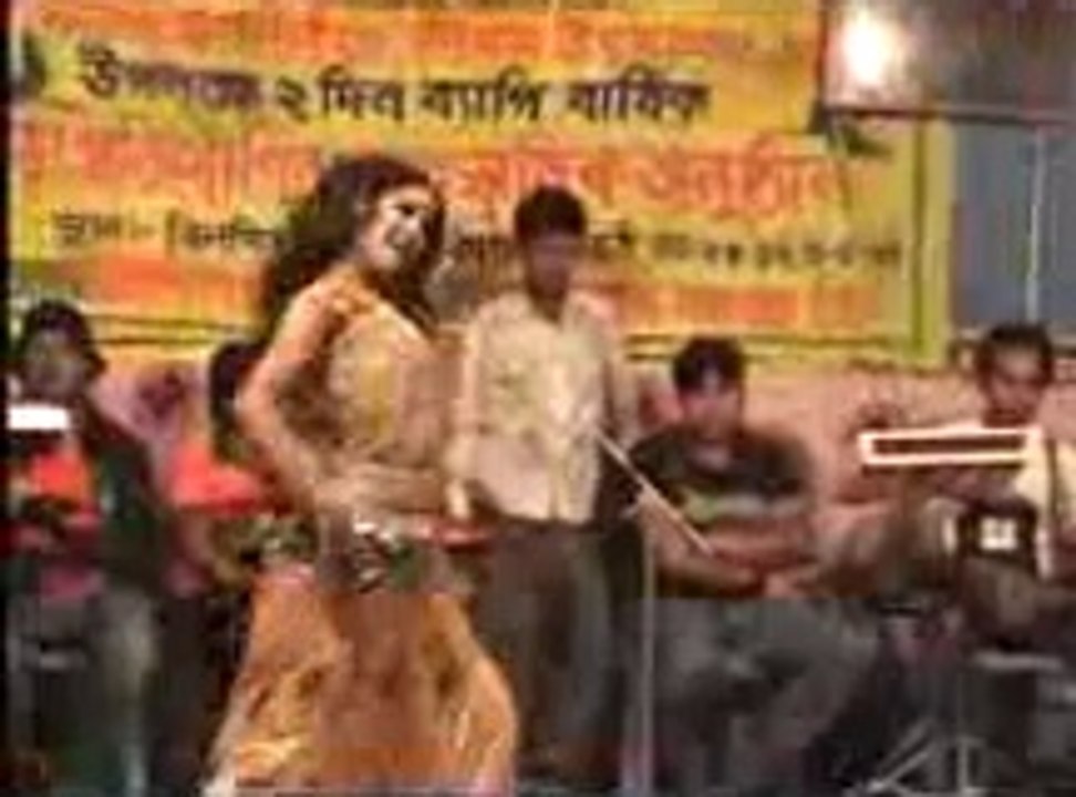 Bangladeshi super sexy and hot dance 2014 Peyar Lal