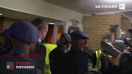 L'arrivée d'Oscar Pistorius au tribunal pour son verdict