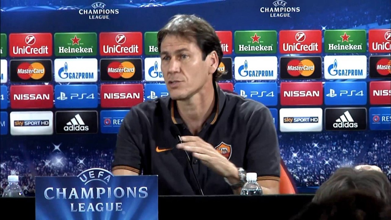 Rudi Garcia explains why he finds photographers annoying in presser