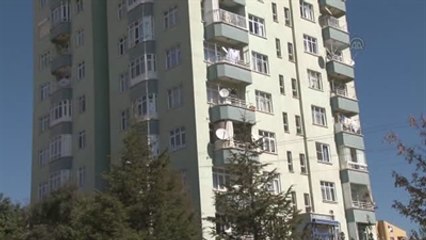 Başka Bir Kadınla İlişkisi Olduğunu İddia Ettiği Eşini Bıçaklayarak Öldürdü